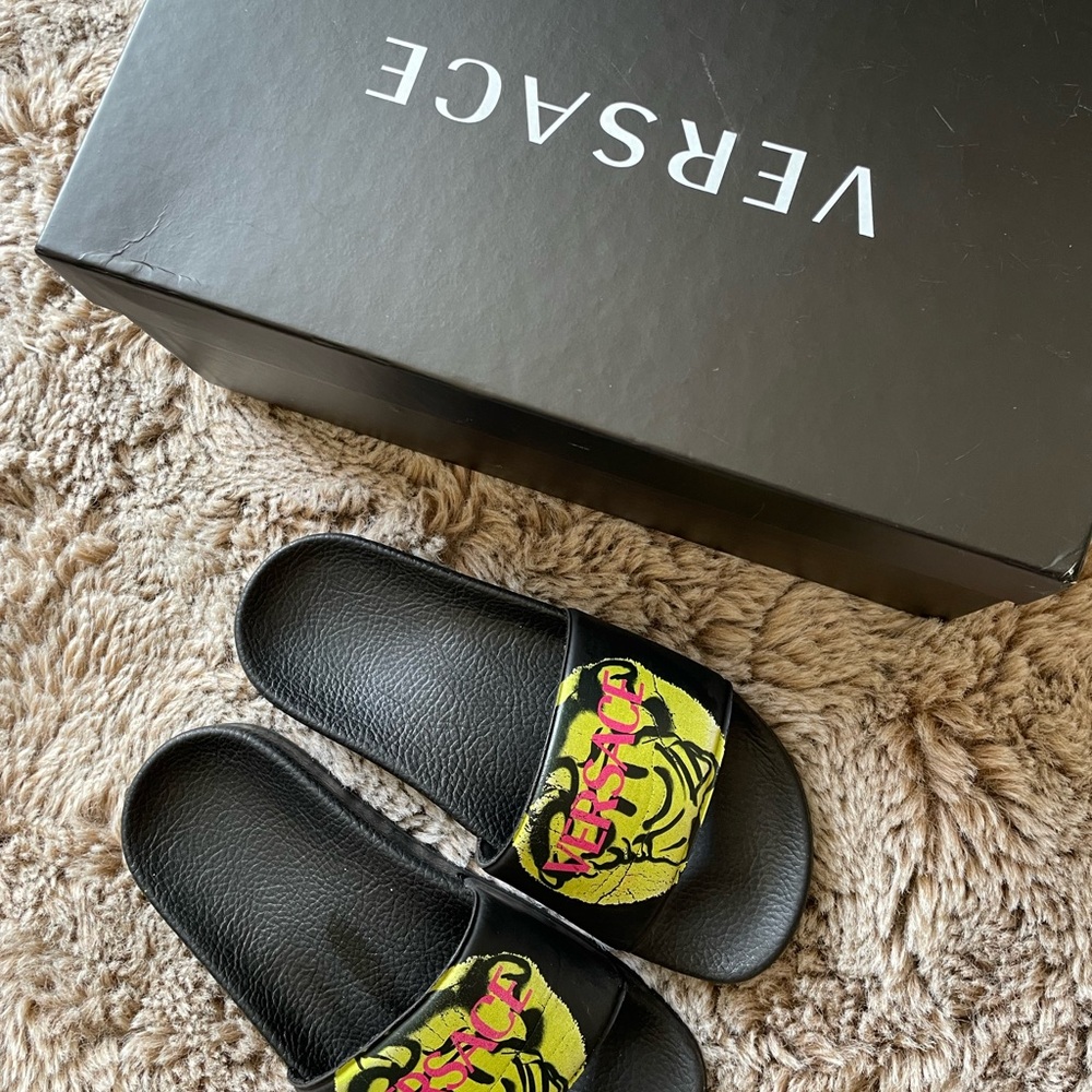 Versace slides - Picture 4 of 5